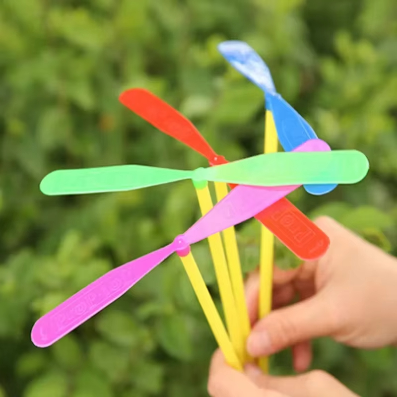 Juguete Volador de Libélula de - Kids Outdoor Movie Night reseña y precio